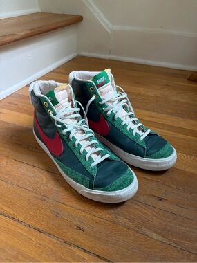 Nike Blazer Mid 77 Nordic Christmas
Mens Size 12